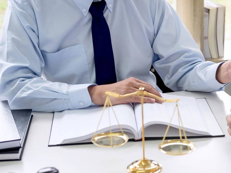 上海拆迁律师解析：离婚后户口未迁出遇拆迁补偿之谜